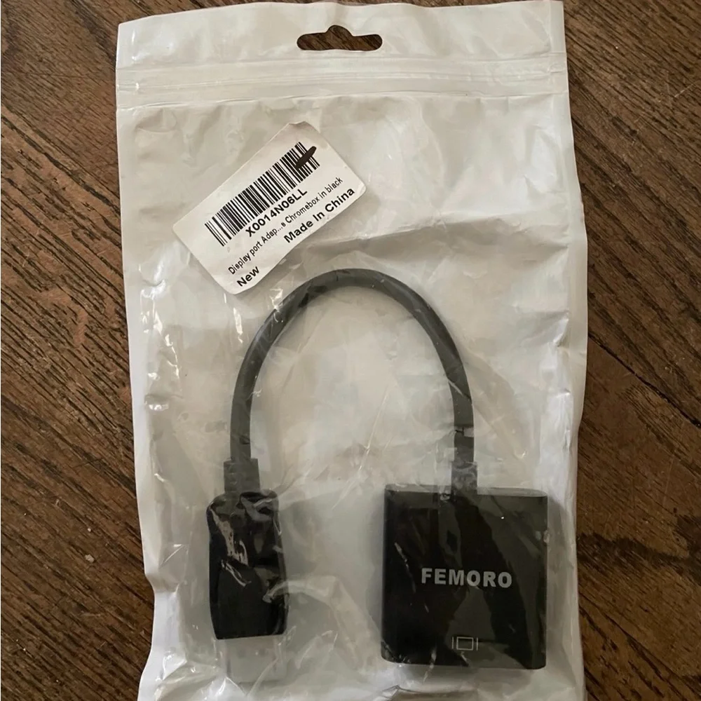NWT Femoro Display Port Adapter Chromebook Black
